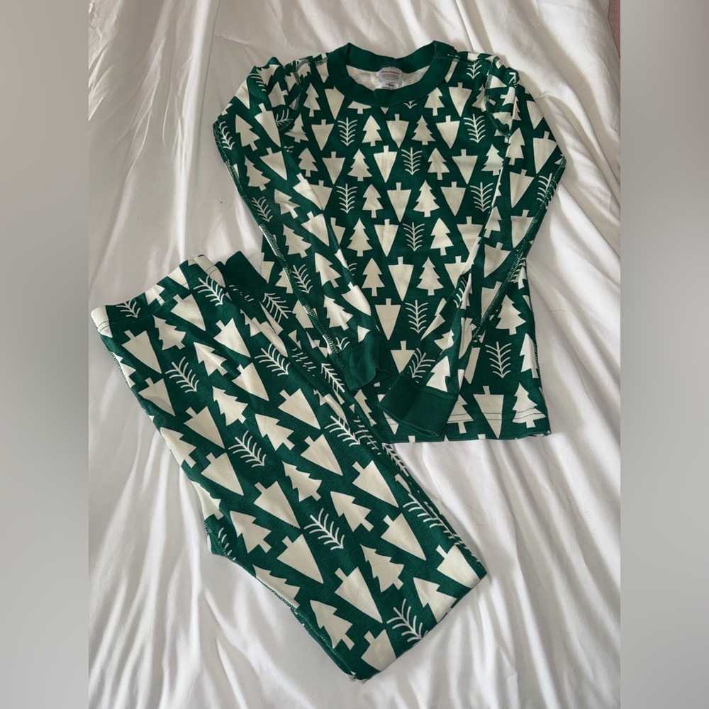 Kids Hanna Andersson Green and White Trees Pajama Set size 140 (10) worn once!